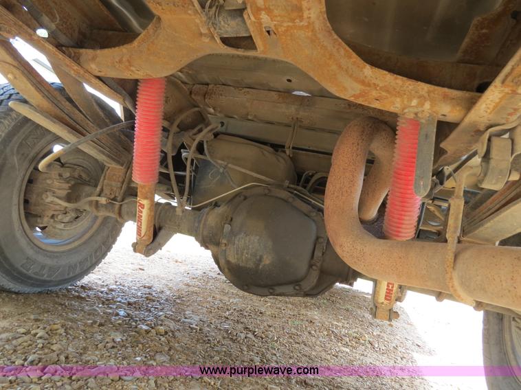 image for item B4914 2003 Ford F250 Super Duty XLT Crew Cab pickup truck