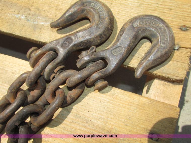 image for item C1989 Assorted chain binders, chains, highway triangles