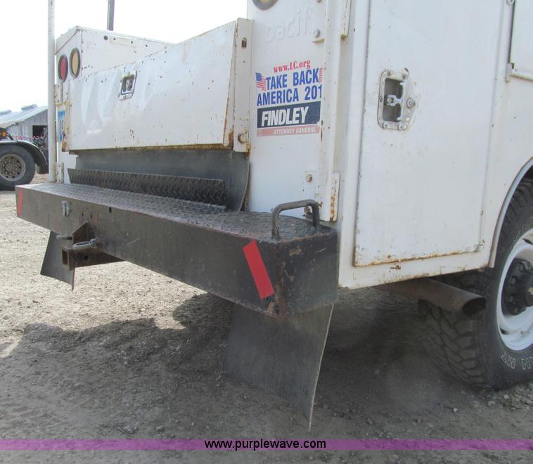 image for item E4696 1998 Chevrolet Cheyenne 2500 utility truck