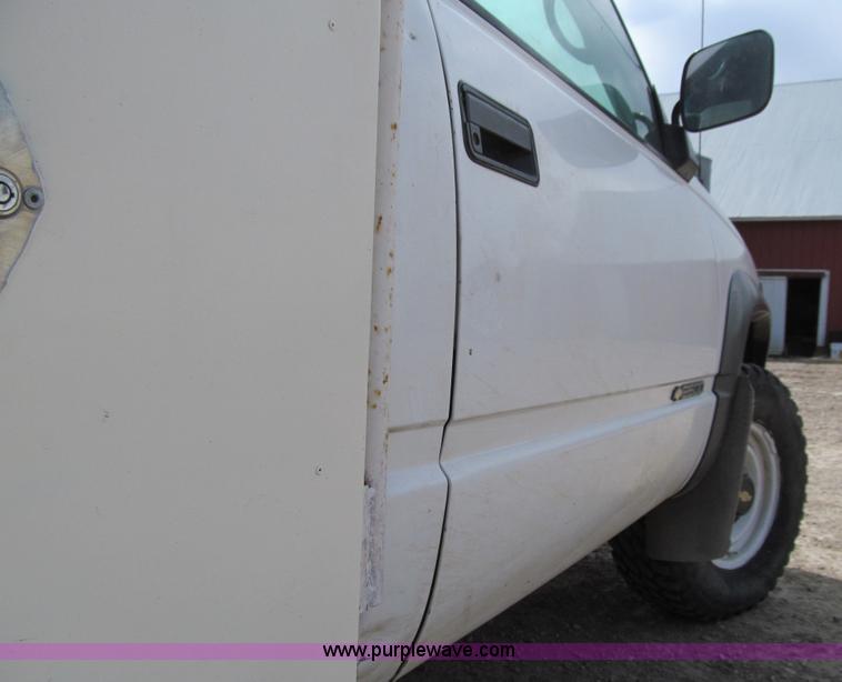 image for item E4696 1998 Chevrolet Cheyenne 2500 utility truck