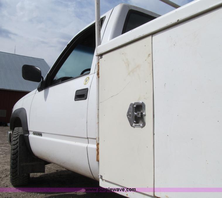 image for item E4696 1998 Chevrolet Cheyenne 2500 utility truck