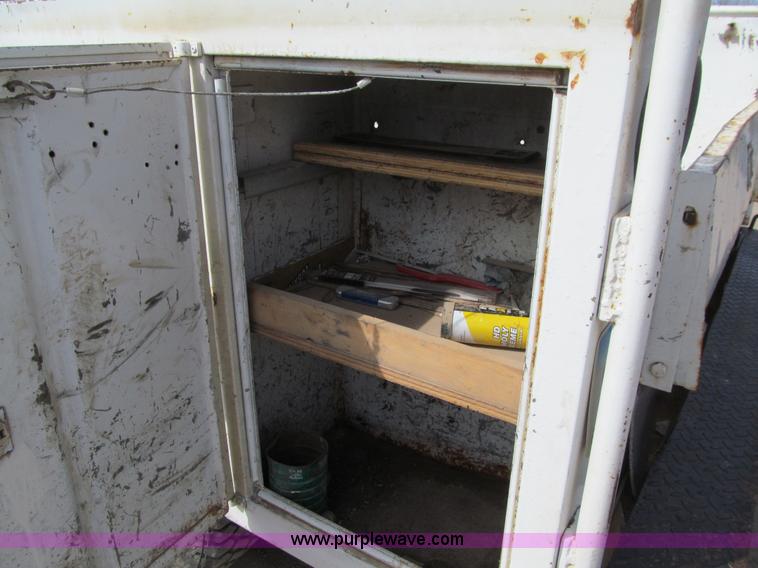 image for item E4696 1998 Chevrolet Cheyenne 2500 utility truck