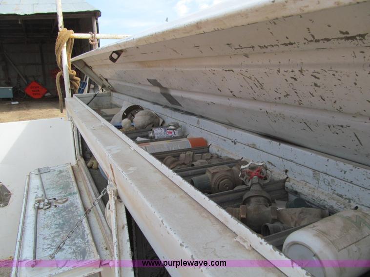 image for item E4696 1998 Chevrolet Cheyenne 2500 utility truck