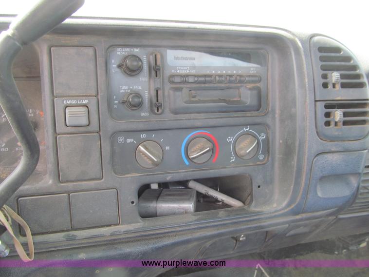 image for item E4696 1998 Chevrolet Cheyenne 2500 utility truck