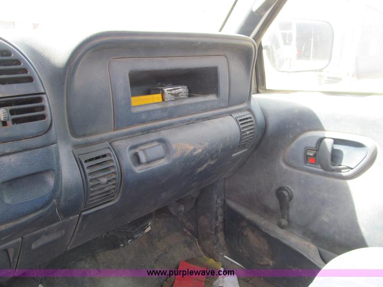 image for item E4696 1998 Chevrolet Cheyenne 2500 utility truck