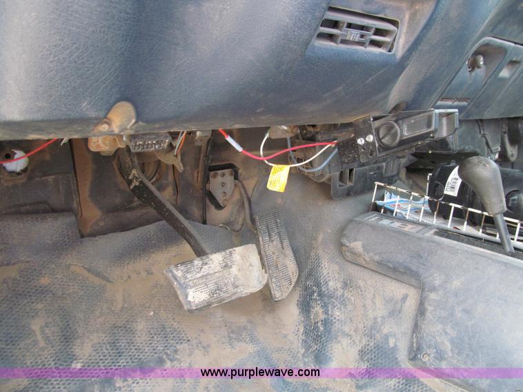 image for item E4696 1998 Chevrolet Cheyenne 2500 utility truck