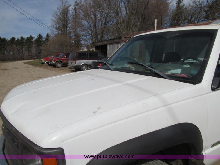 image for item E4696 1998 Chevrolet Cheyenne 2500 utility truck