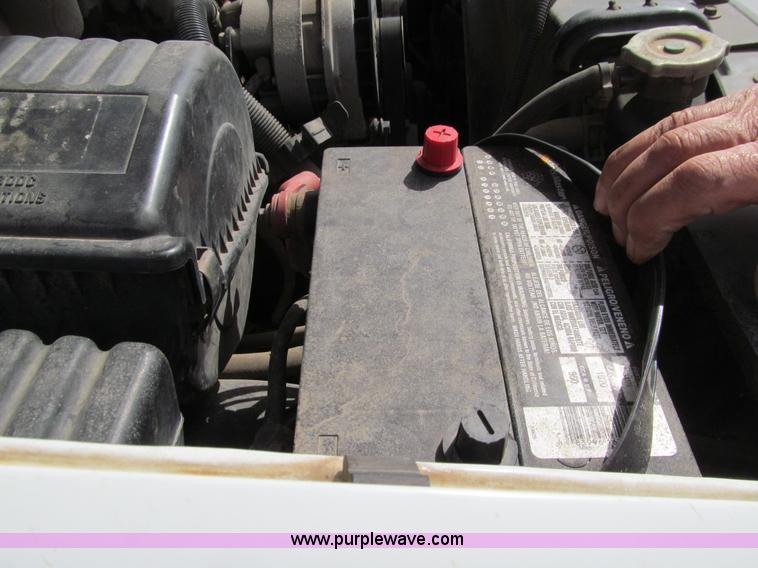 image for item E4696 1998 Chevrolet Cheyenne 2500 utility truck