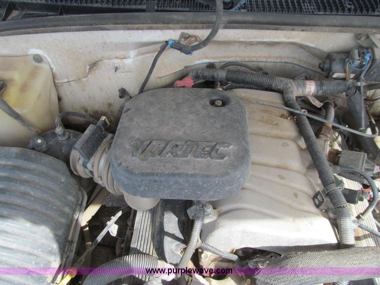 image for item E4696 1998 Chevrolet Cheyenne 2500 utility truck