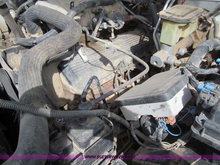 image for item E4696 1998 Chevrolet Cheyenne 2500 utility truck