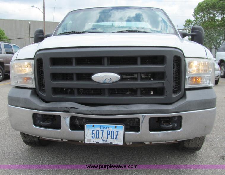image for item E4893 2005 Ford F250 Super Duty XL SuperCab pickup truck