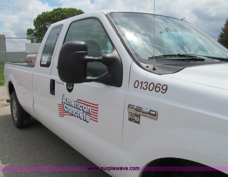 image for item E4893 2005 Ford F250 Super Duty XL SuperCab pickup truck