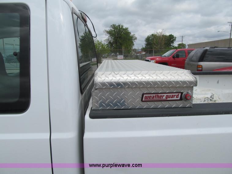 image for item E4893 2005 Ford F250 Super Duty XL SuperCab pickup truck