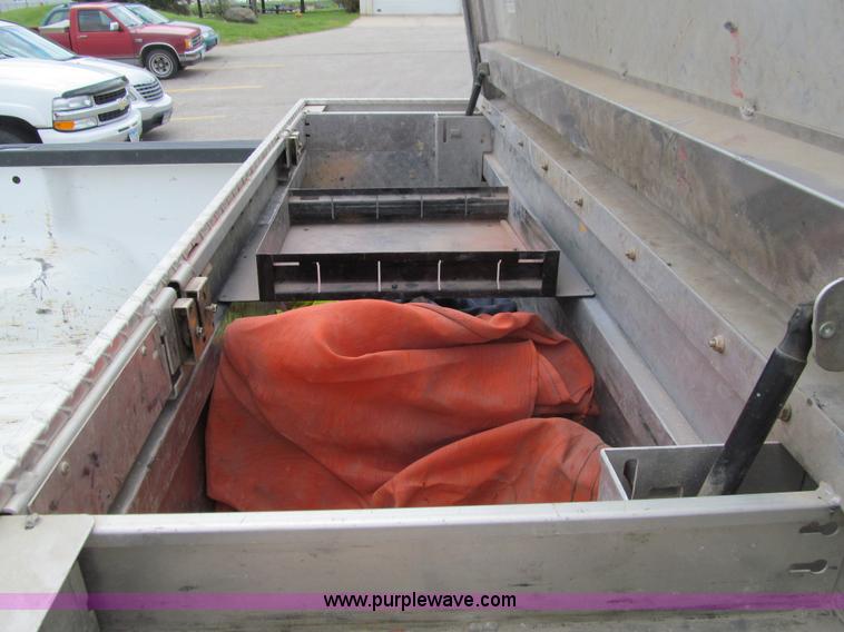 image for item E4893 2005 Ford F250 Super Duty XL SuperCab pickup truck