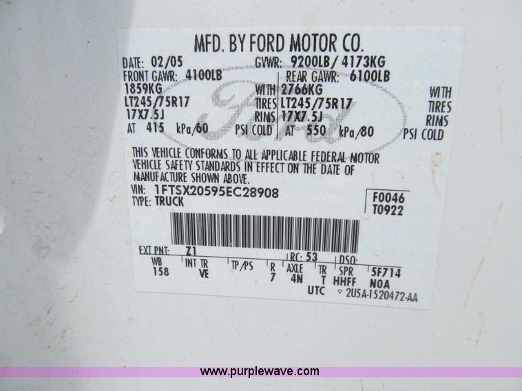 image for item E4893 2005 Ford F250 Super Duty XL SuperCab pickup truck