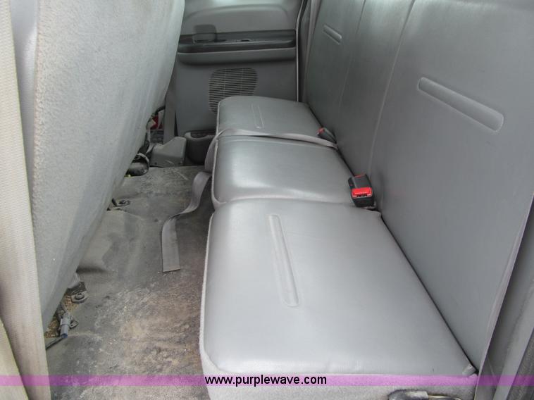 image for item E4893 2005 Ford F250 Super Duty XL SuperCab pickup truck