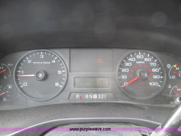 image for item E4893 2005 Ford F250 Super Duty XL SuperCab pickup truck