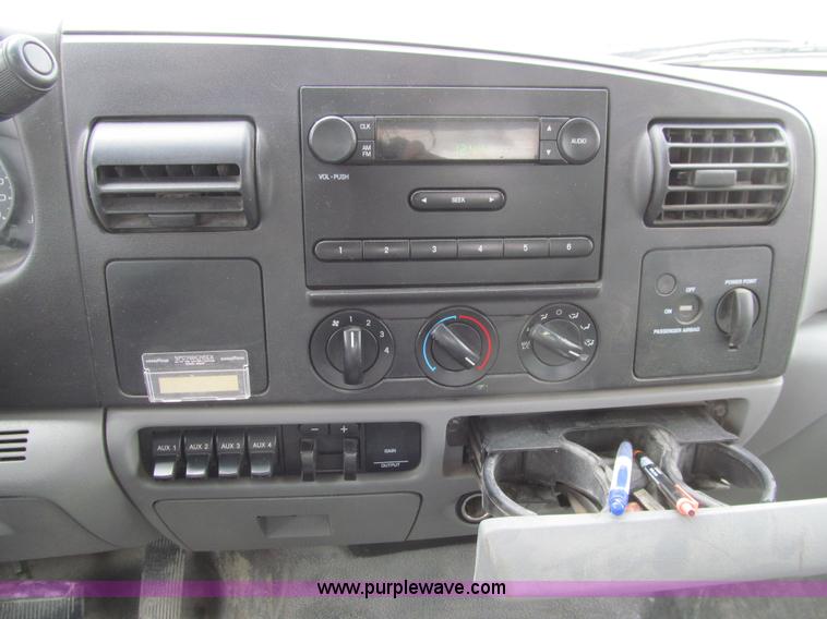 image for item E4893 2005 Ford F250 Super Duty XL SuperCab pickup truck