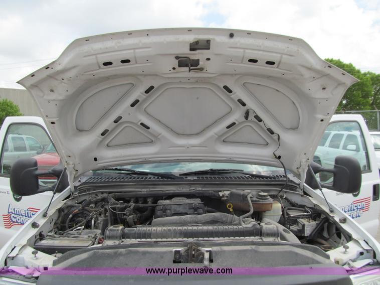 image for item E4893 2005 Ford F250 Super Duty XL SuperCab pickup truck