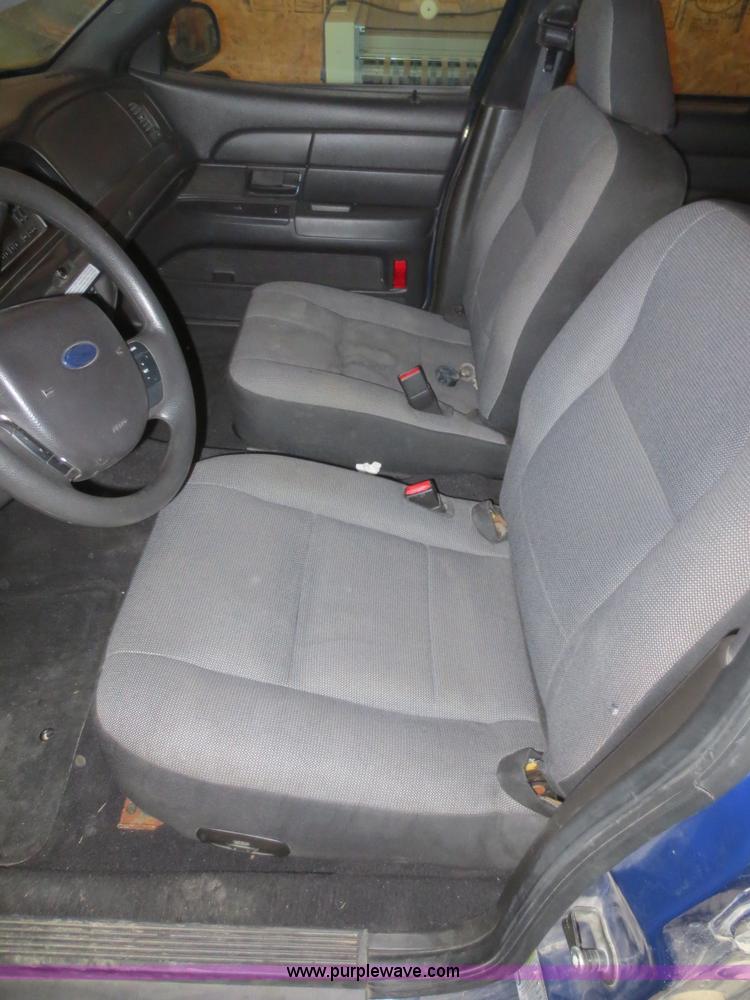 image for item F6959 2007 Ford Crown Victoria Police Interceptor