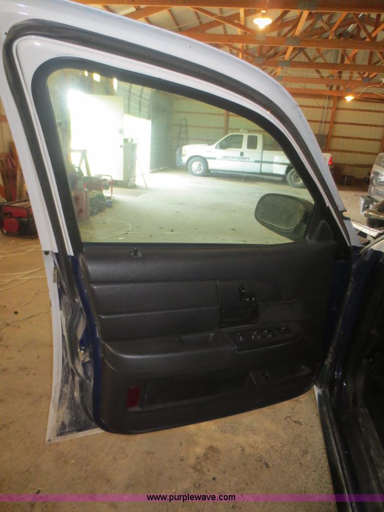 image for item F6959 2007 Ford Crown Victoria Police Interceptor