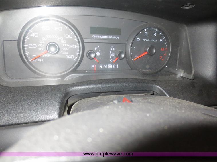 image for item F6959 2007 Ford Crown Victoria Police Interceptor