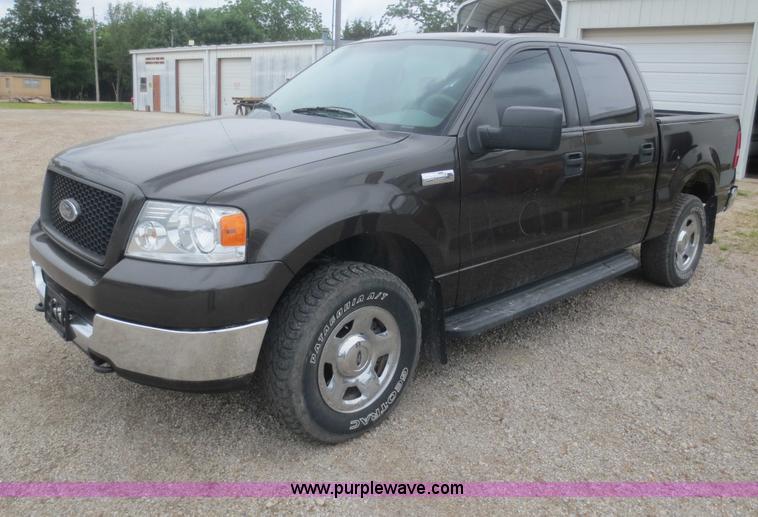 image for item F6960 2005 Ford F150 SuperCrew pickup truck