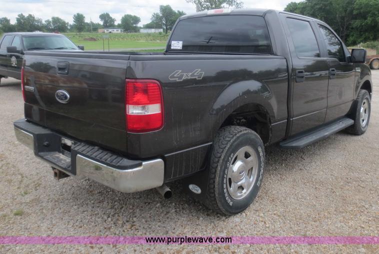 image for item F6960 2005 Ford F150 SuperCrew pickup truck