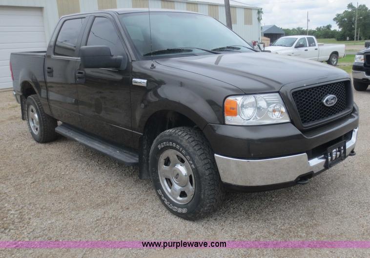 image for item F6960 2005 Ford F150 SuperCrew pickup truck