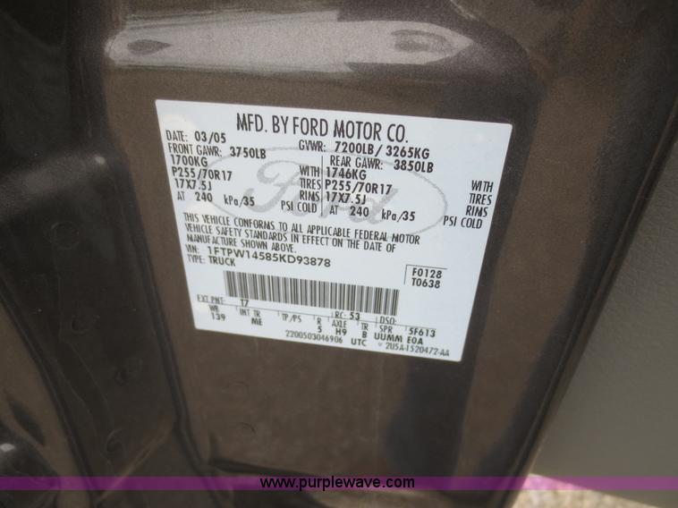 image for item F6960 2005 Ford F150 SuperCrew pickup truck