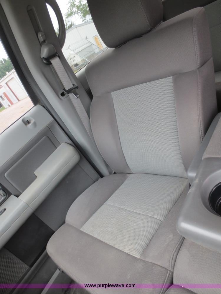 image for item F6960 2005 Ford F150 SuperCrew pickup truck