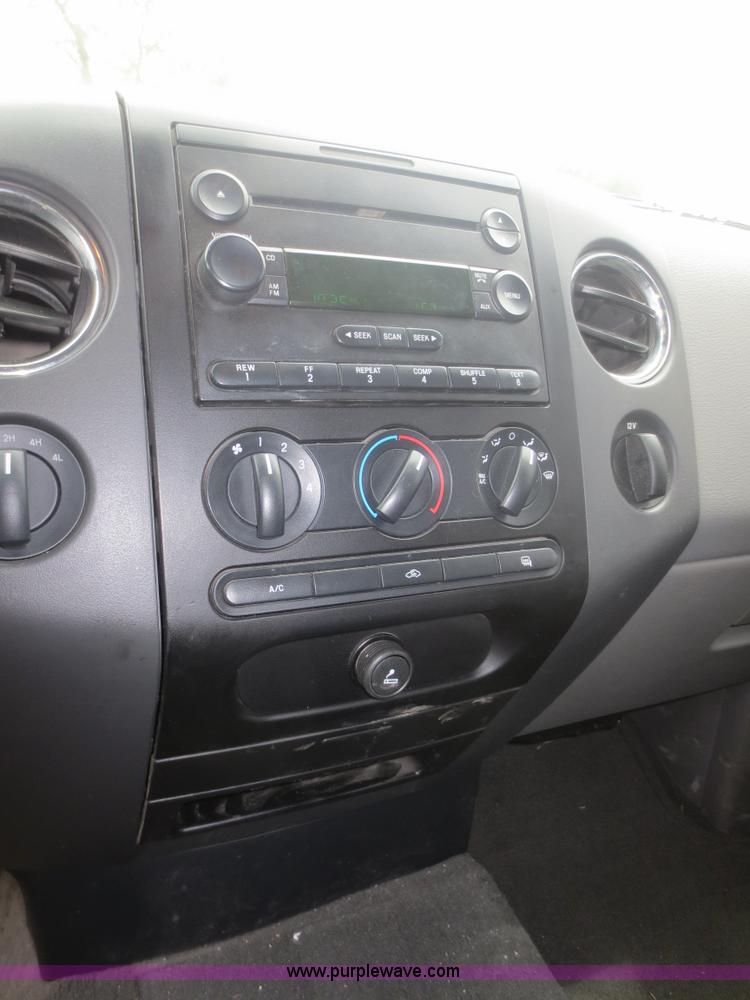 image for item F6960 2005 Ford F150 SuperCrew pickup truck