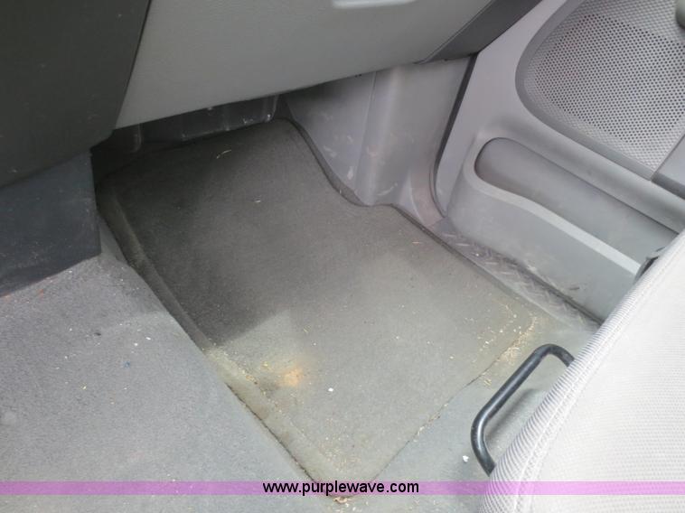 image for item F6960 2005 Ford F150 SuperCrew pickup truck