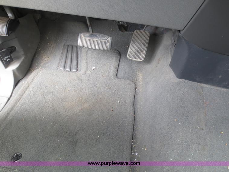 image for item F6960 2005 Ford F150 SuperCrew pickup truck