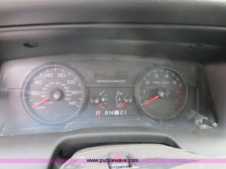 image for item F6961 2007 Ford Crown Victoria Police Interceptor