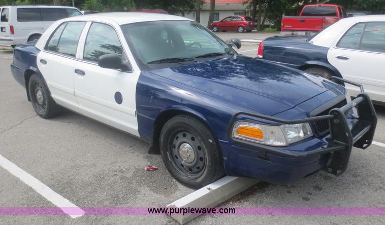 image for item F6962 2010 Ford Crown Victoria Police Interceptor