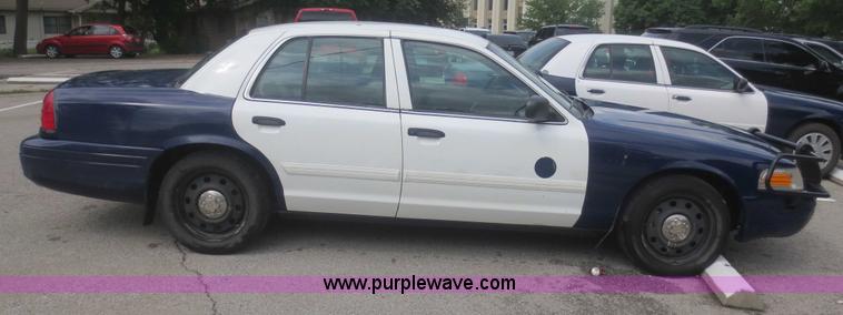 image for item F6962 2010 Ford Crown Victoria Police Interceptor