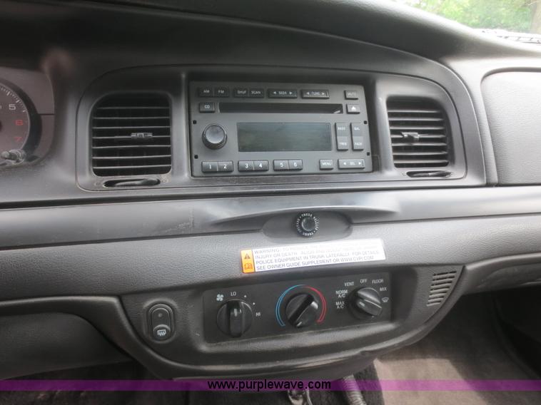 image for item F6962 2010 Ford Crown Victoria Police Interceptor