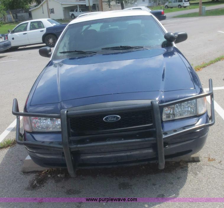 image for item F6963 2010 Ford Crown Victoria Police Interceptor