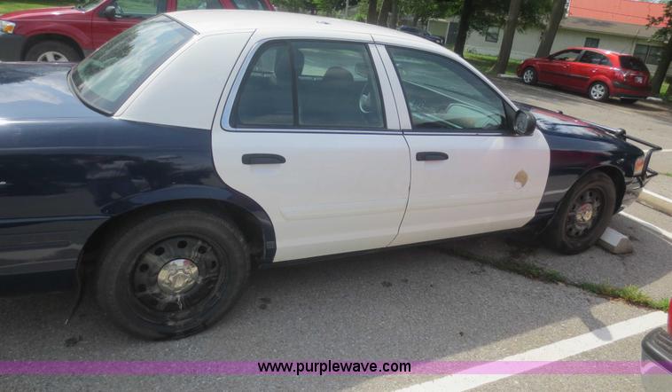 image for item F6963 2010 Ford Crown Victoria Police Interceptor