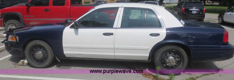 image for item F6963 2010 Ford Crown Victoria Police Interceptor