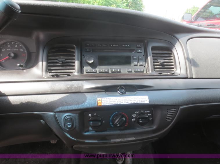 image for item F6963 2010 Ford Crown Victoria Police Interceptor