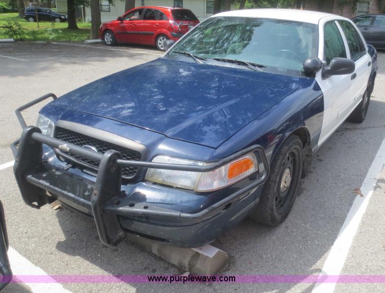 image for item F6964 2010 Ford Crown Victoria Police Interceptor