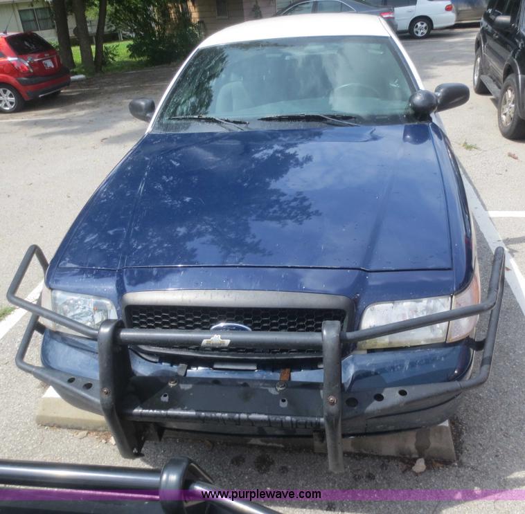 image for item F6964 2010 Ford Crown Victoria Police Interceptor