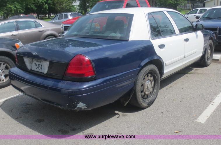 image for item F6964 2010 Ford Crown Victoria Police Interceptor