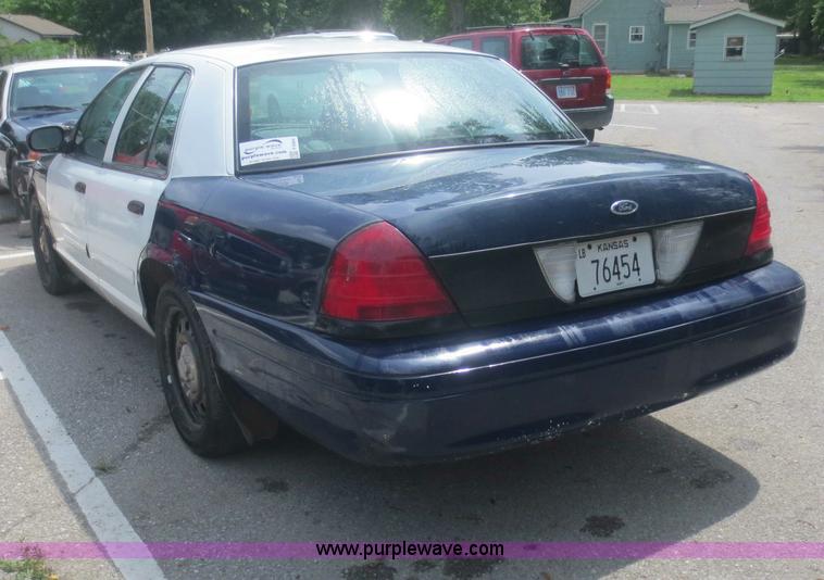 image for item F6964 2010 Ford Crown Victoria Police Interceptor
