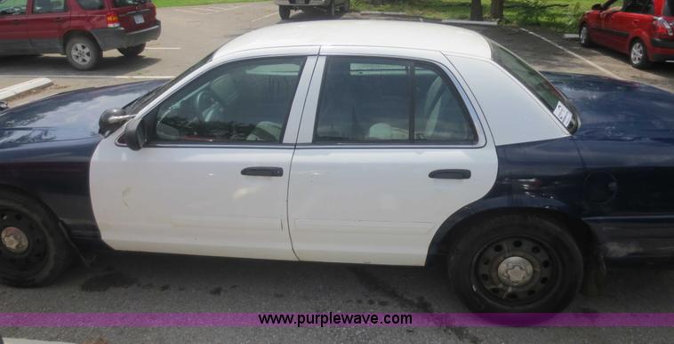 image for item F6964 2010 Ford Crown Victoria Police Interceptor