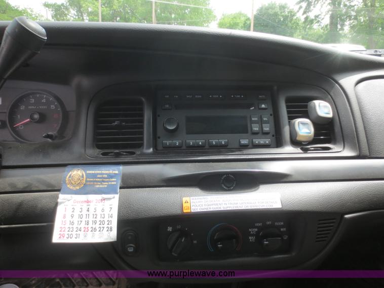 image for item F6964 2010 Ford Crown Victoria Police Interceptor