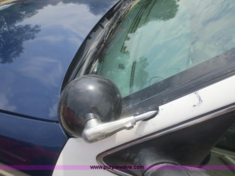 image for item F6964 2010 Ford Crown Victoria Police Interceptor