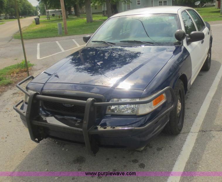 image for item F6965 2010 Ford Crown Victoria Police Interceptor